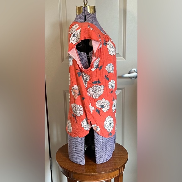 LOFT Red and White Short Sleeve Tee - Picture 2 of 7